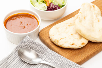 カレーとナンのランチ