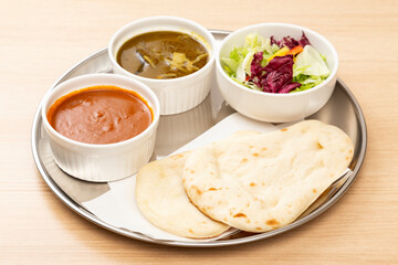 カレーとナンのランチプレート