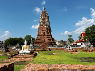 Naklejka premium Wat Phra Sri Rattana Mahathat, Suphan Buri Province, has twin chapels