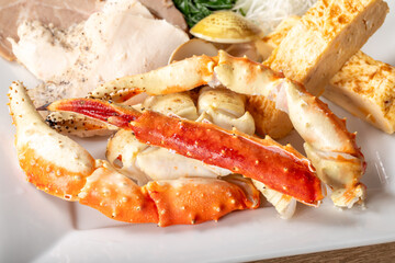 皮を剥く前の蟹
Crab before peeling