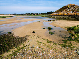 A marée basse entre Les Sable dOr Les pins et Erquy