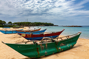 Obraz premium Boats at the beach of Trincomalee in Sri Lanka