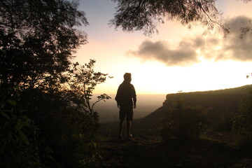 homem no morro do gritador, em pedro II, piauí