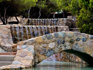 potok kamienny wodospad zieleń © Miroslaw