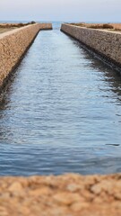 kanał przeciwpowodziowy stary kamienie © Miroslaw