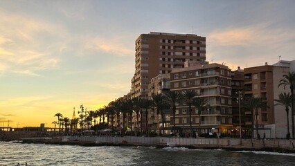 krajobraz hiszpańskiego miasteczka nad morzem © Miroslaw