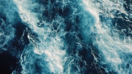 Obraz premium Majestic aerial view of dynamic ocean waves creating a stunning visual on the east coast shoreline