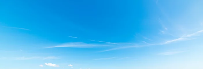 Small white clouds and blue sky © Gabriele Maltinti