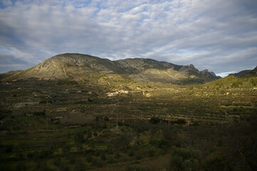 Panorámica con vistas de paisaje natural de Alcoleja. Comunidad Valenciana. Alicante. España