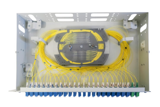 patch panel with optical fibers for high-speed data transmission