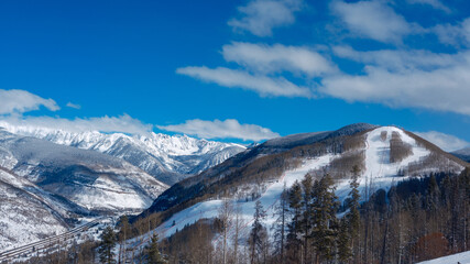 Ski day at Vail Mountain in the Rocky Mountains © LauraLee