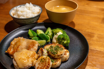 グリルチキンと山芋ステーキ
