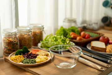 Short of ingredients for making green salad for breakfast in house.