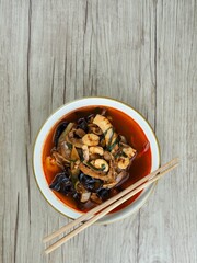 아시아 음식 매운 해물국, 짬뽕 
