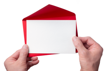 赤い封筒から取り出したメッセージカード