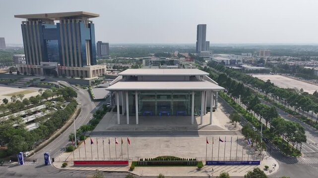 Strategic Partnerships: The development of Binh Duong New City has benefited from strategic partnerships with international companies and organizations, bringing in expertise and investment.