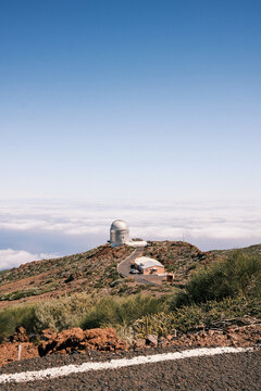 Observatorio en la cima de la monta&ntilde;a
