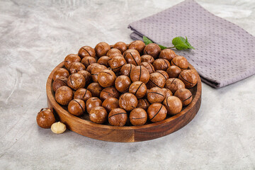 Sweet macadamia nut in the bowl