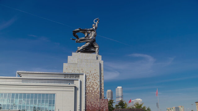Industrial Worker and Collective Farm Girl monument, timelapse hyperlapse, Moscow, Russia