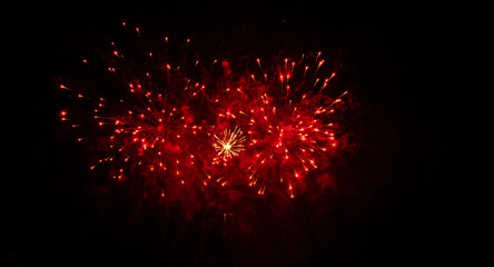 Langzeitbelichtung Abstrakte Funken von einem Silvester Feuerwerk f&uuml;r Hintergr&uuml;nde
