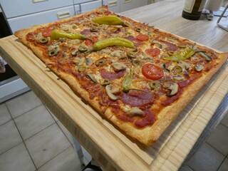 selbstgebackene Pizza