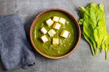 Palak Paneer is a creamy Indian dish made with spinach (palak) and paneer, flavoured with spices and herbs. Healthy, delicious!