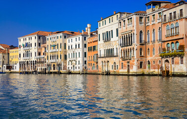 The “Canale Grande” is the largest and most famous of the countless waterways in the Italian lagoon city of Venice. Historic palazzi with a morbid air line the banks of this unique metropolis.