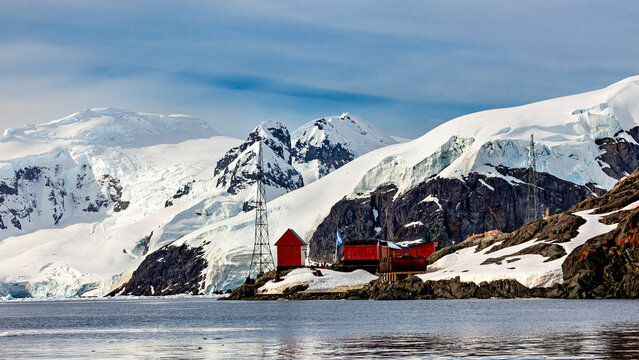 An Argentina Antarctic Sience Station 