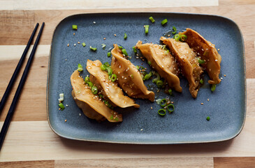 Gyozas de carne con cebollino