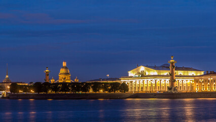 Obraz premium View of the Old Stock Exchange timelapse hyperlapse, rastralnye column, St. Isaac's Cathedral. St. Petersburg Russia