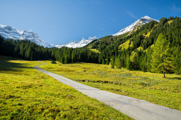 Sulzfluh, Drei Türme, Bergstrasse im Gauertal, Rätikon, Schruns, Vorarlberg, Österreich © Rainer Mirau