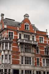 Unique London spots that shows the city daylife