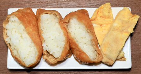 一人暮らしの料理 いなり寿司と卵焼き