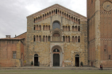 il Duomo di Parma; la facciata