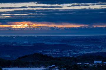 朝日は冠の里へ