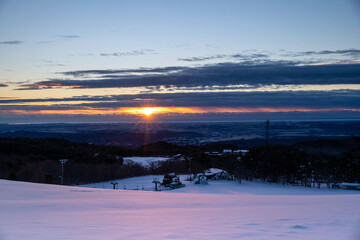 朝日は冠の里へ