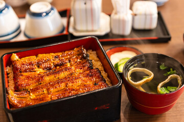 ふっくらと艶のあるうな重