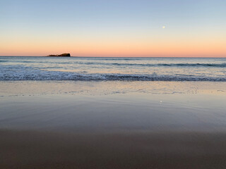 Obraz premium Sunset in winter, North Shore, Sunshine Coast, Queensland, Australia 