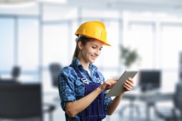 Electronics Research Development Facility, Manager Consults Engineer.