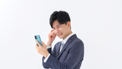 男性　スマートフォン