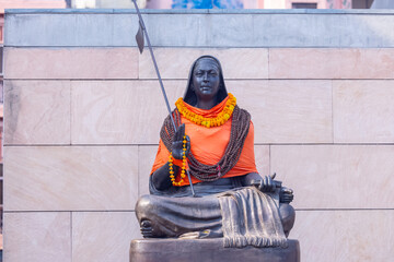 12-foot high statue of Adi Shankaracharya made of chlorite schist, and weighing 35 tons, installed in Kashi Vishwanath temple in Varanasi.	
