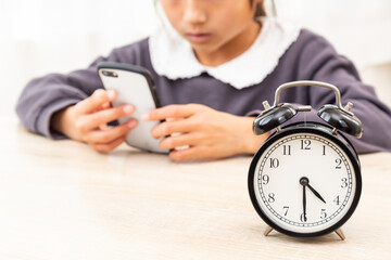 子供のスマホ使用時間イメージ