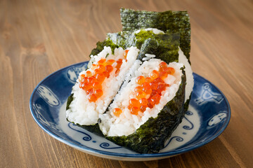 いくらおにぎり