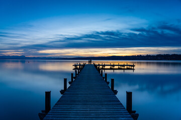 Sonnenuntergang am Badesteg in Percha am Starnberger See
