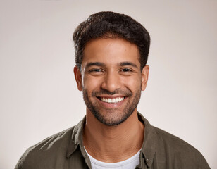 Obraz premium Smiling Hispanic Man Headshot in Studio