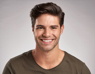 Obraz premium Smiling Hispanic Man Headshot in Studio