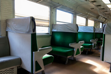 ローカル線の車内