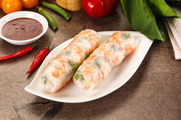 Vietnamese spring roll with prawn