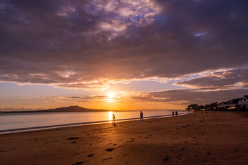 Obraz premium Milford Beach New Zealand Sun Rise
