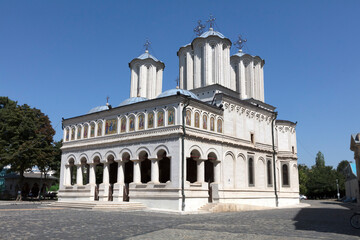 Obraz premium Romania Bucharest Patriarchal Cathedral on a cloudy summer day